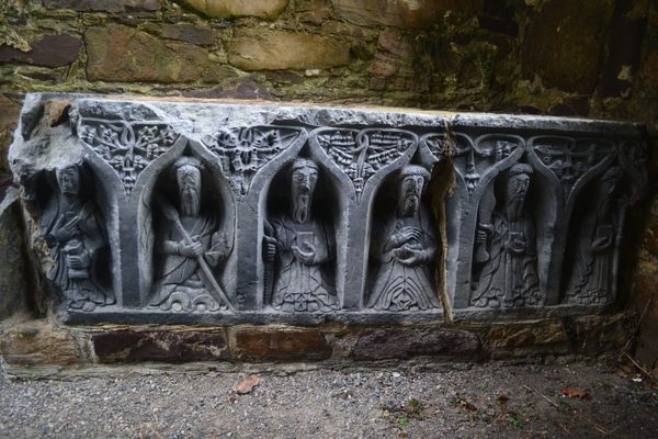 Saintly Weepers, possibly six of the Apostles